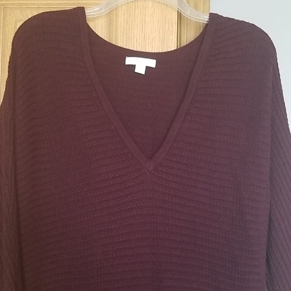 Burgundy sweater - Picture 2 of 2